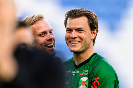 Varbergs tränare Victor Salwén och Albin Winbo jublar