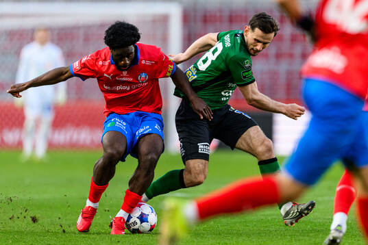 Helsingborgs Kevin Nyarko och Varbergs Erion Sadiku