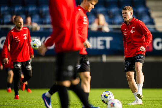Kristian Eriksen of Brann warms up