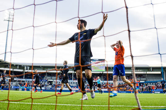 Vetle Dragsnes of Brann and Marcus Haagensen Reed of