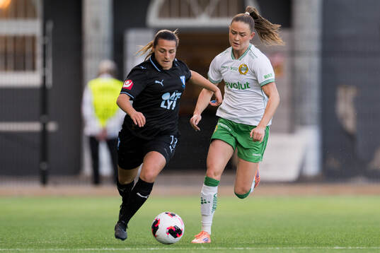 Malmö FFs Emma Petrovic och Hammarbys Svea Rehnberg