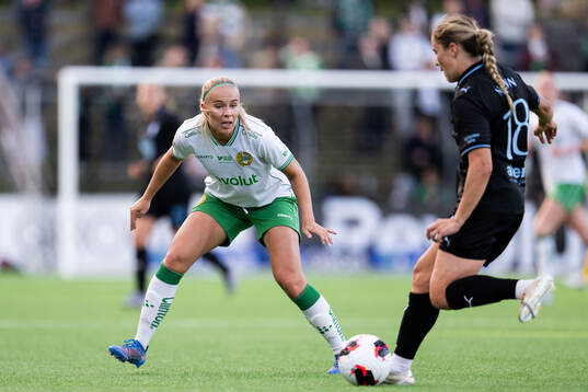 Hammarbys Stina Lennartsson och Malmö FFs Courtney Nevin