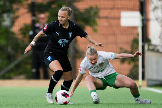 Malmö FFs Nathalie Hoff Persson och Hammarbys Mari Nyhagen