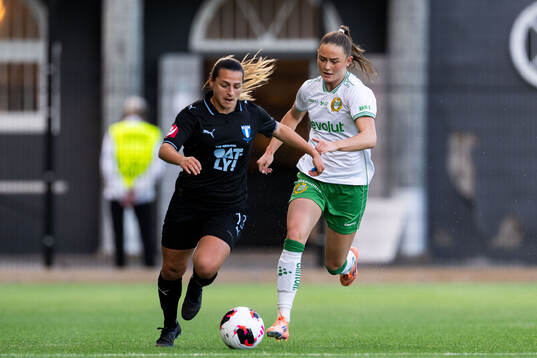 Malmö FFs Emma Petrovic och Hammarbys Svea Rehnberg