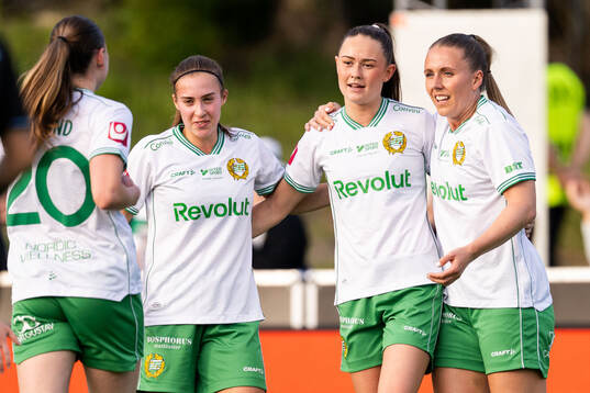 Hammarbys Svea Rehnberg jublar med Vilma Emilia Koivisto