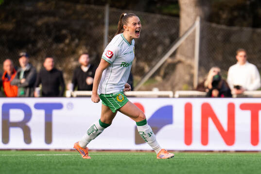 Hammarbys Svea Rehnberg jublar