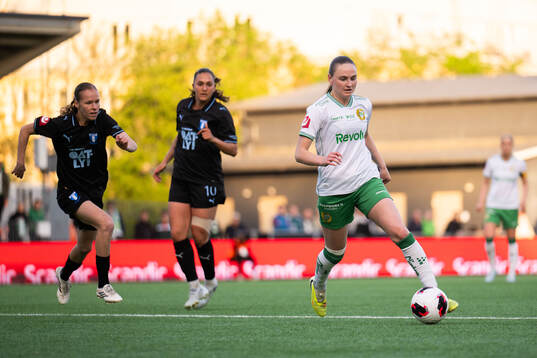 Malmö FFs Karoline Olesen och Hammarbys Vilde Hasund