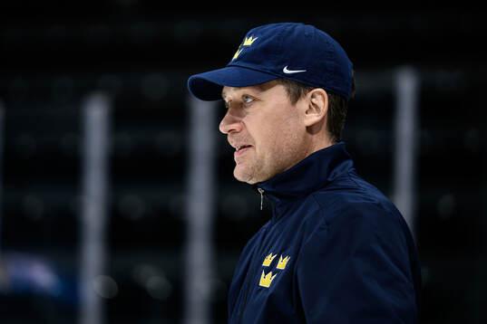Head coach Sam Hallam of Sweden at a practice session