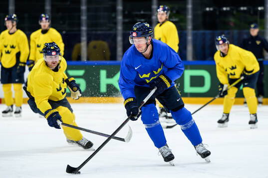Bläddra bland fler bilder av 2026 IIHF Ice Hockey World Championship, Day 6, Sweden, Morning Skate