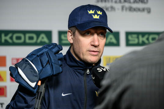 Head coach Sam Hallam of Sweden