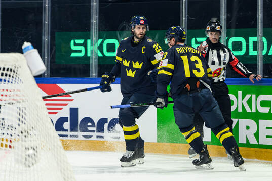 Oliver Ekman-Larsson and Lucas Raymond of Sweden