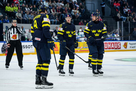 Linus Karlsson, Emil Heineman and Jacob De La Rose of Sweden