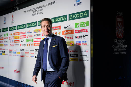 Head coach Sam Hallam of Sweden
