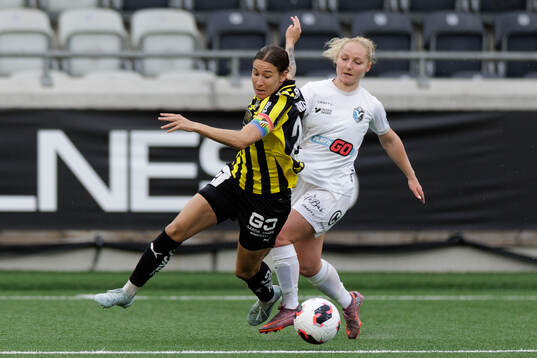 Häckens Tabitha Michelle Tindell och Växjö DFFs Sophia