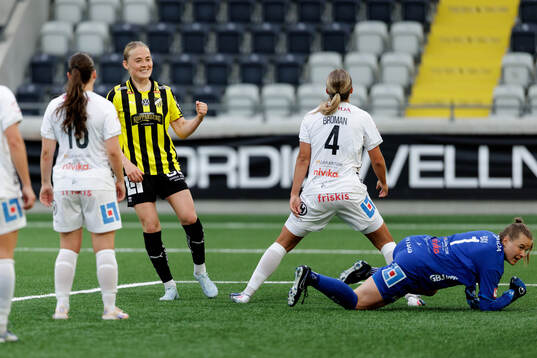 Häckens Paulina Nyström jublar