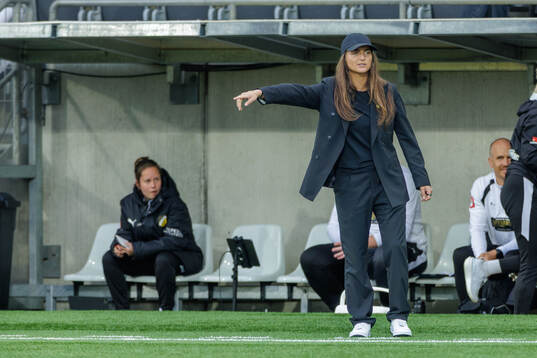 Häckens tränare Elena Sadiku