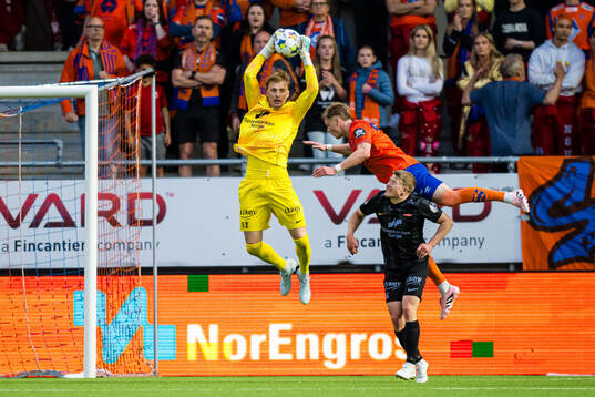 Goalkeeper Simen Vidtun Nilsen of Brann