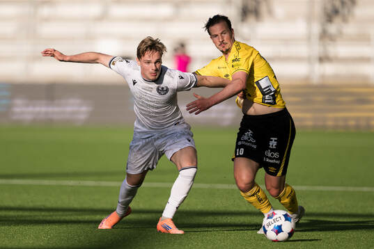 Mjällbys Jeppe Kjaer och Elfsborgs Simon Olsson