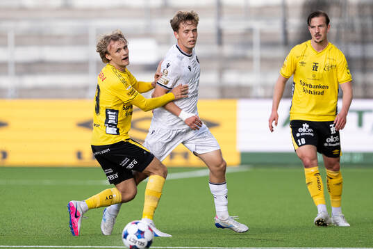 Elfsborgs Julius Beck och Mjällbys Jeppe Kjaer