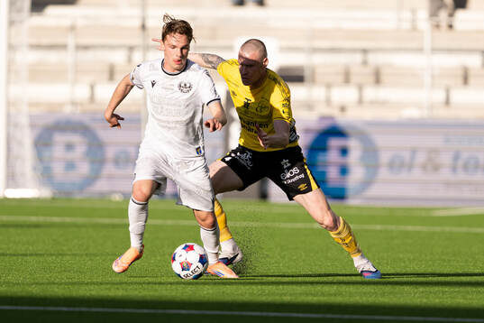 Mjällbys Jeppe Kjaer och Elfsborgs Thomas Isherwood