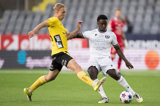 Elfsborgs Leo Östman och Mjällbys Tony Miettinen