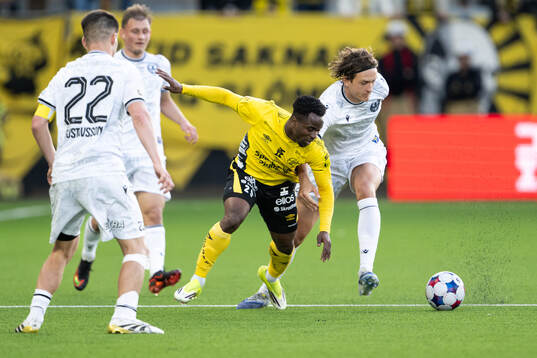 Elfsborgs Momoh Ibrahim Kamara och Mjällbys Ludvig
