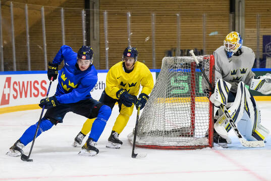 Bläddra bland fler bilder av 2026 IIHF Ice Hockey World Championship, Day 7, Sweden, Practice