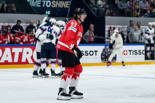 Fraser Minten of Canada looks dejected