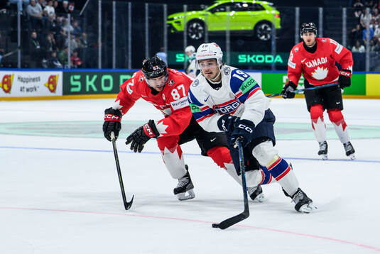 Sidney Crosby of Canada and Håvard Østrem Salsten of