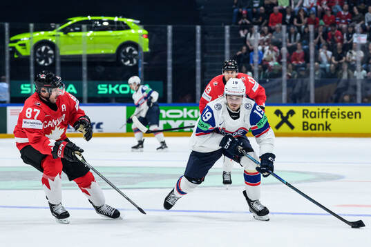 Sidney Crosby of Canada and Håvard Østrem Salsten of