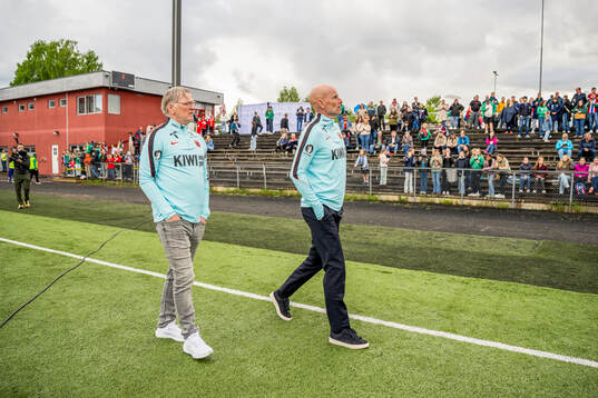 Head coach Ståle Solbakken and assistant coach Kent