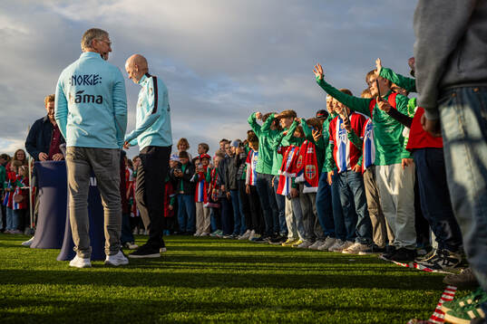 Head coach Ståle Solbakken and assistant coach Kent