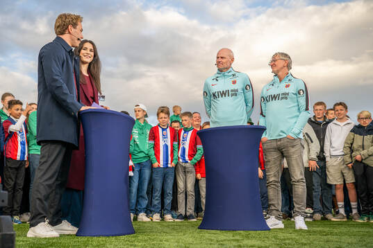 Head coach Ståle Solbakken and assistant coach Kent