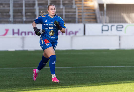 Örebro SKs målvakt Miranda Bergsten byts in