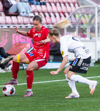 KIF Örebros Demi Pierre och Örebro SKs Johanna Wikström