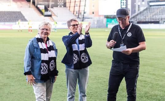 Örebro SKs före detta spelare hyllas i paus