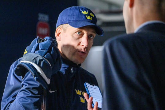 Head coach Sam Hallam of Sweden