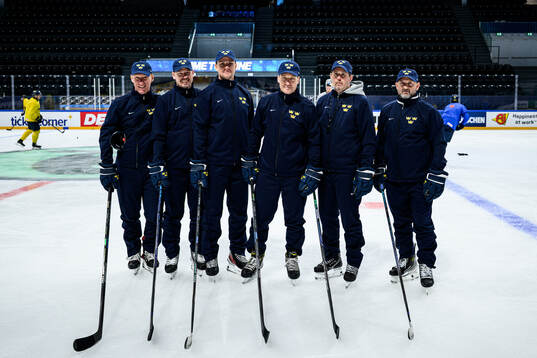 Assistant coach Jörgen Jönsson, video coach Andreas