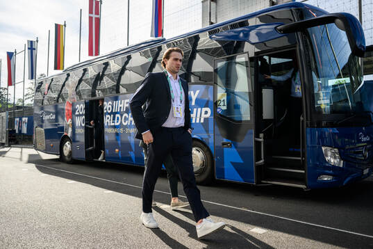 Linus Karlsson of Sweden arrives at the arena