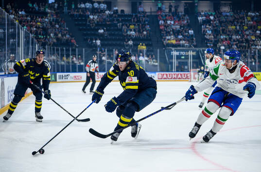 Simon Holmström of Sweden and Carmine Buono of Italy