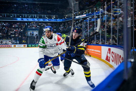 Luca Zanatta of Italy and Simon Holmström of Sweden