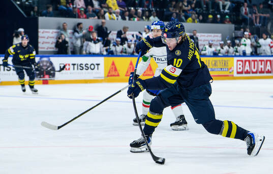 Simon Holmström of Sweden
