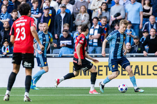 Brommapojkarnas Alex Timossi Andersson och Djurgårdens Bo