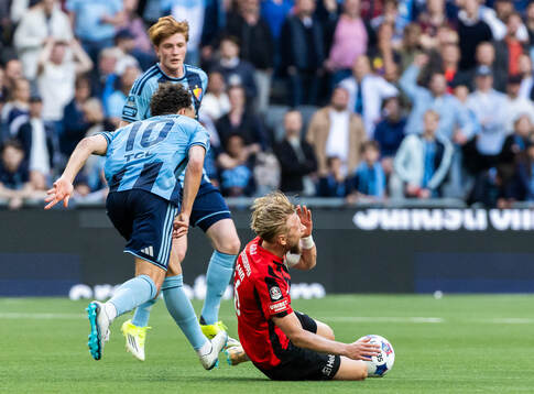 Djurgårdens Mikael Anderson och Brommapojkarnas Simon