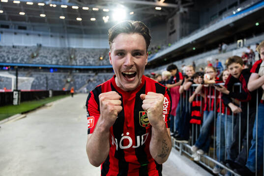 Brommapojkarnas Kaare Brøckner Barslund jublar