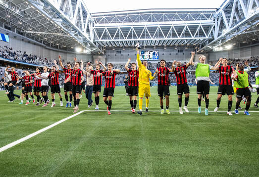 Brommapojkarnas spelare jublar