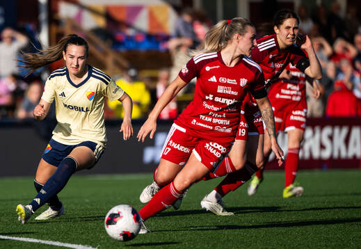 Djurgårdens Lucia Duras och Piteås Selina Henriksson