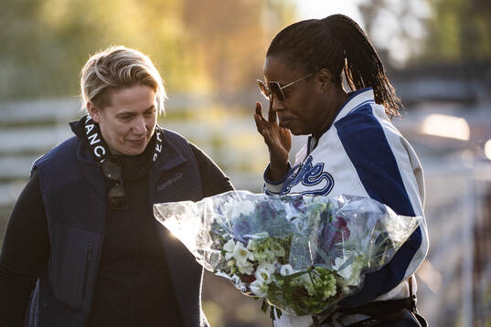 Piteå IF dams ordförande Mari Wigren och Faith Ikidi