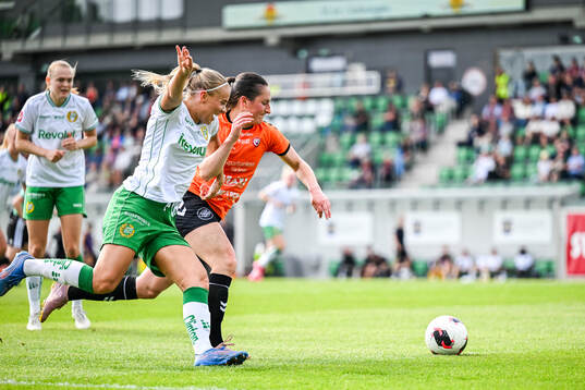 Kristianstads Courtney Ruedt och Hammarbys Stina Lennartsson