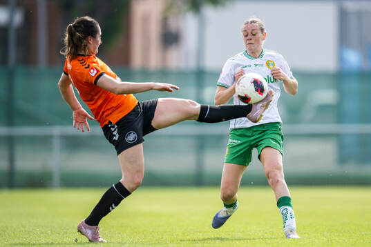 Kristianstads Courtney Ruedt och Hammarbys Sofia Reidy